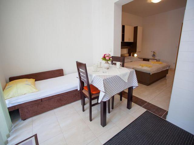 Apartmani Dana Makarska Esterno foto