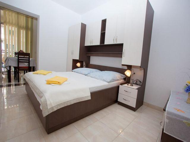 Apartmani Dana Makarska Esterno foto