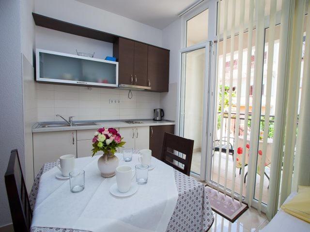 Apartmani Dana Makarska Esterno foto