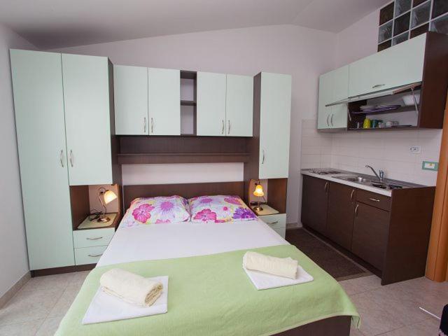 Apartmani Dana Makarska Esterno foto