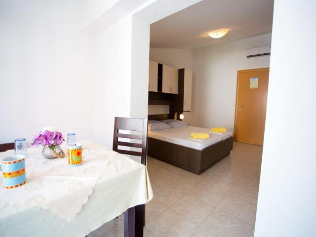 Apartmani Dana Makarska Esterno foto