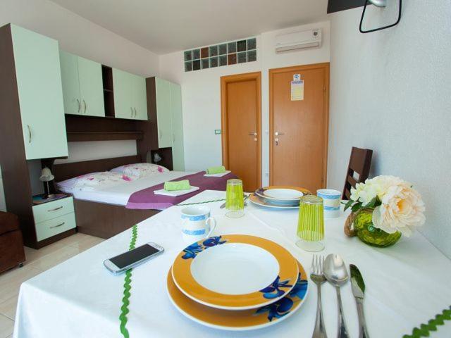 Apartmani Dana Makarska Esterno foto