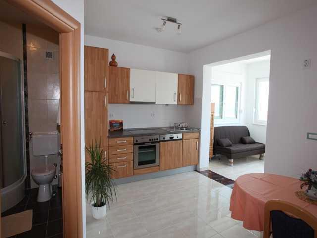 Apartmani Dana Makarska Esterno foto