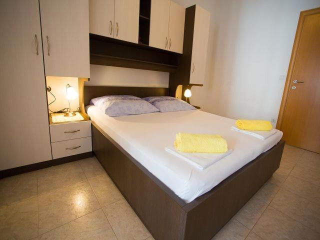 Apartmani Dana Makarska Esterno foto