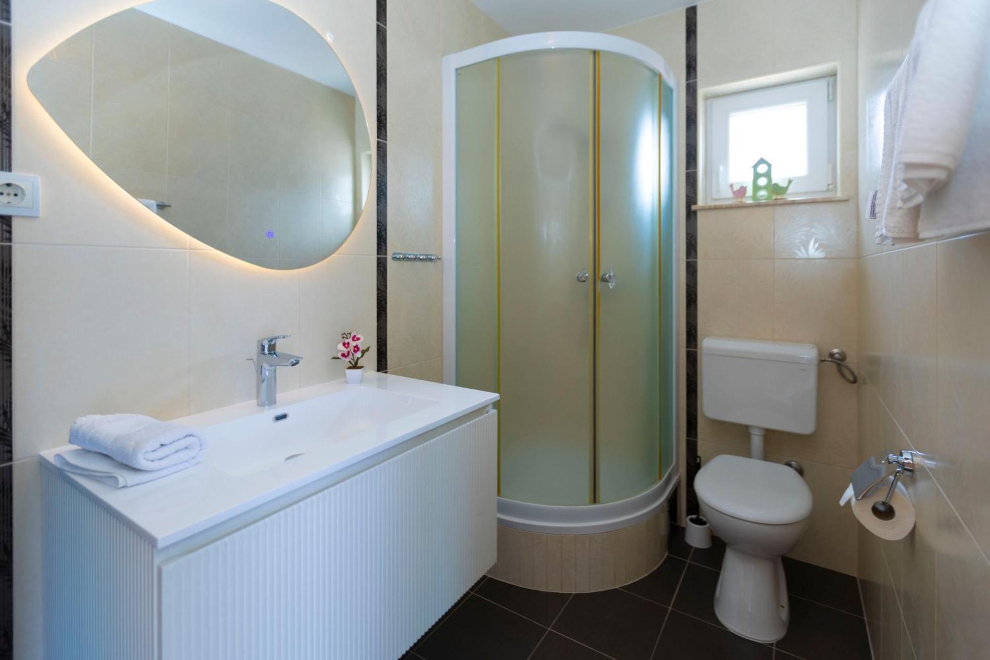 Apartmani Dana Makarska Esterno foto